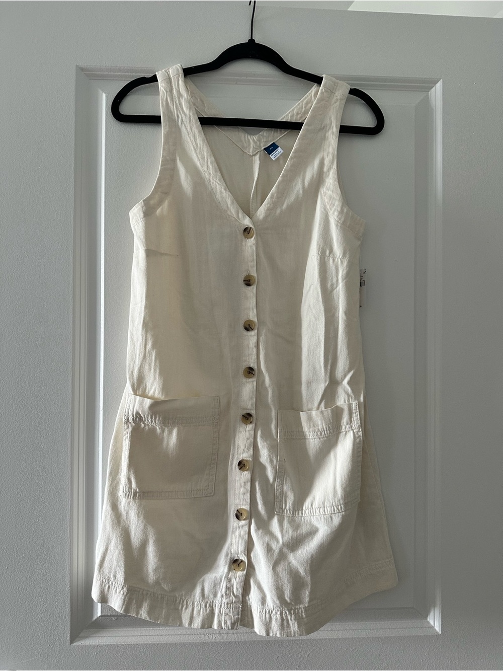 Cream Button-Front Sleeveless Dress with Front Pockets